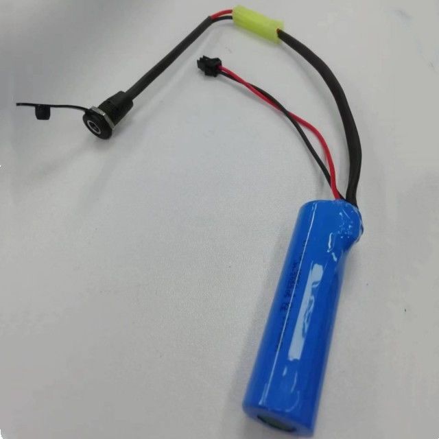 SM-2P Wasserpumpenbatterie 18650 1s 3,7V 2000mAh mit DC5521 Ladestecker