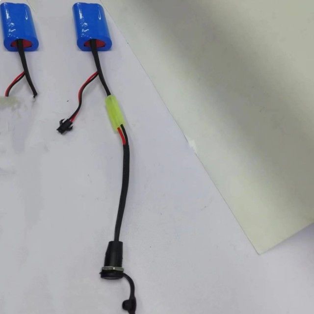 Custom 18650 Li-Ionen-Batteriepack 2 Zellen in Serie mit Fassanschluss DC5521 Weiblich