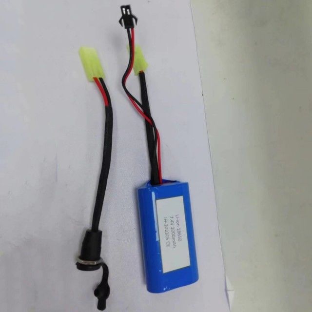 Custom 18650 Li-Ionen-Batteriepack 2 Zellen in Serie mit Fassanschluss DC5521 Weiblich