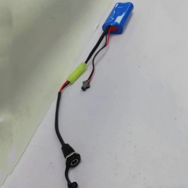 Custom 18650 Li-Ionen-Batteriepack 2 Zellen in Serie mit Fassanschluss DC5521 Weiblich