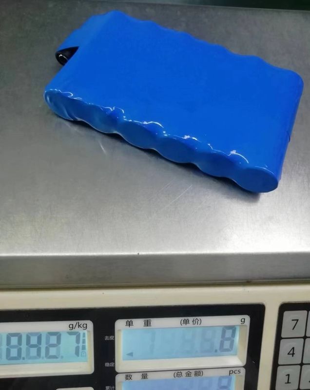 Custom 11.1v 10ah Batterie Pack 6pcs 21700 Lithium-Ionen-Batterie in einer Linie mit Dc 5521 weiblich