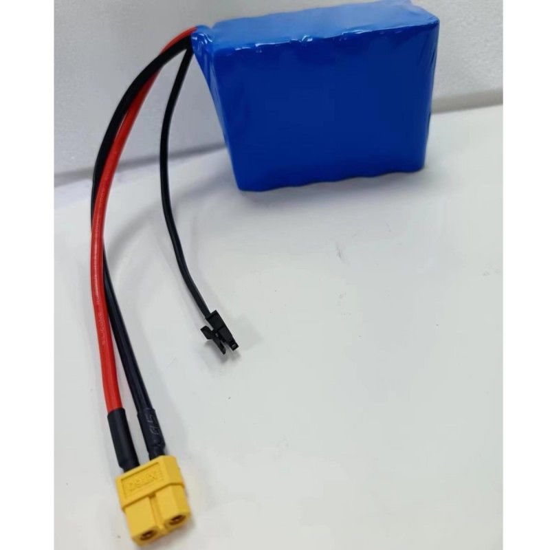 3S5P 18650 Batterie 11,1V 16Ah mit Ladeanschluss