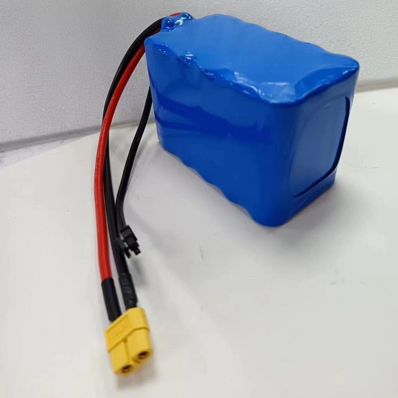 3S5P 18650 Batterie 11,1V 16Ah mit Ladeanschluss