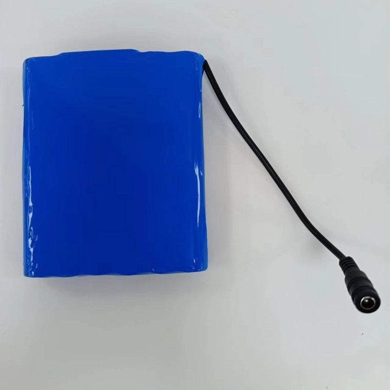 Slim 18650 Batteriepacks 6S2P 22.2V 5Ah mit DC 5.5x2.1mm Steckverbinder BMS oben
